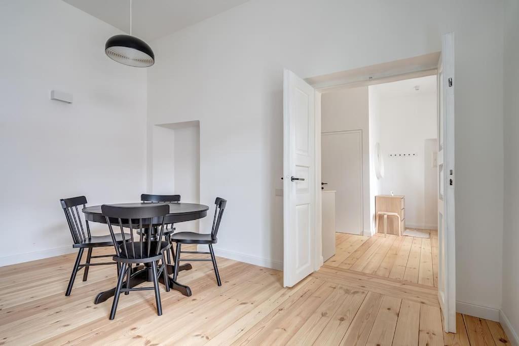 Spacious 2-Bedroom Flat In Old Town By Urban Rent Vilna Exterior foto