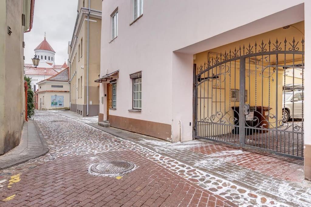 Spacious 2-Bedroom Flat In Old Town By Urban Rent Vilna Exterior foto