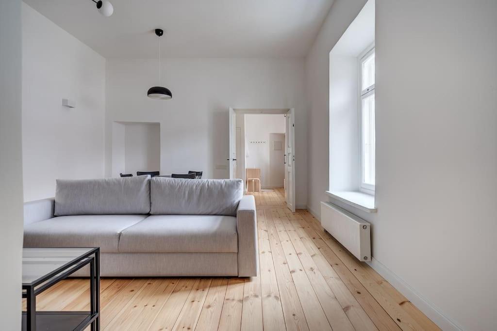 Spacious 2-Bedroom Flat In Old Town By Urban Rent Vilna Exterior foto