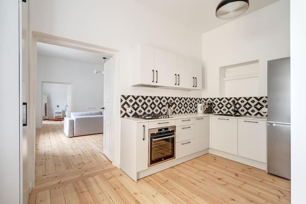 Spacious 2-Bedroom Flat In Old Town By Urban Rent Vilna Exterior foto