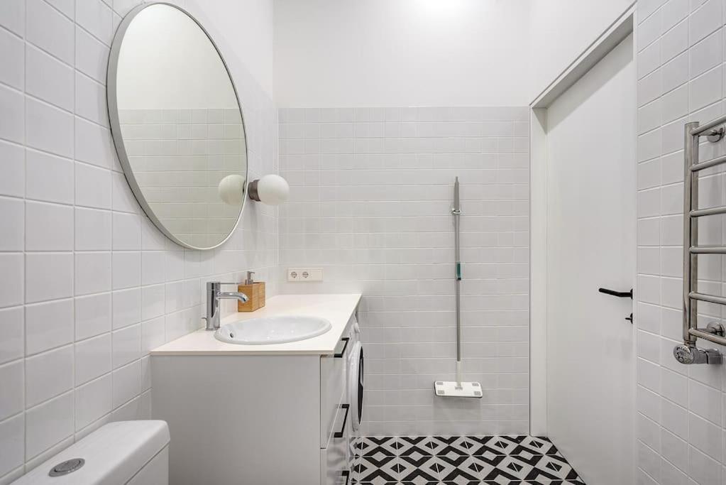 Spacious 2-Bedroom Flat In Old Town By Urban Rent Vilna Exterior foto